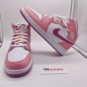 Air Jordan 1 Mid Valentine’s Day - Size 7Y/8.5W